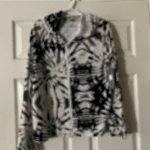 Weekending zip, hooded design light weight jacket, black n white, size XL - Picture 6 of 7